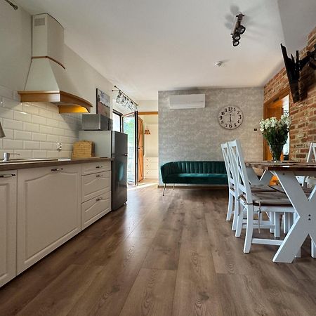 Apartamenty Komarno 46 Jacuzzi&Sauna Exterior photo