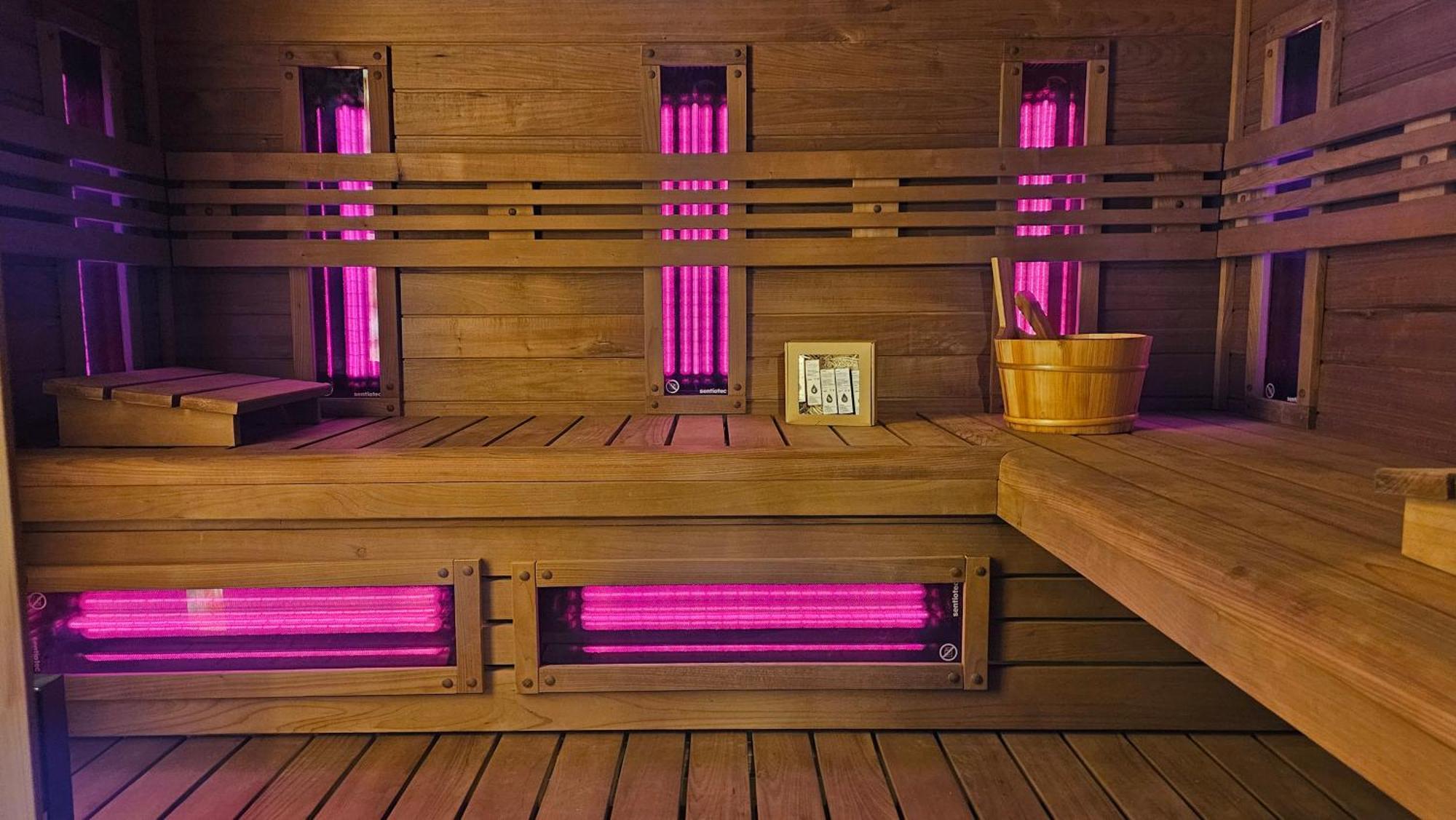Apartamenty Komarno 46 Jacuzzi&Sauna Exterior photo